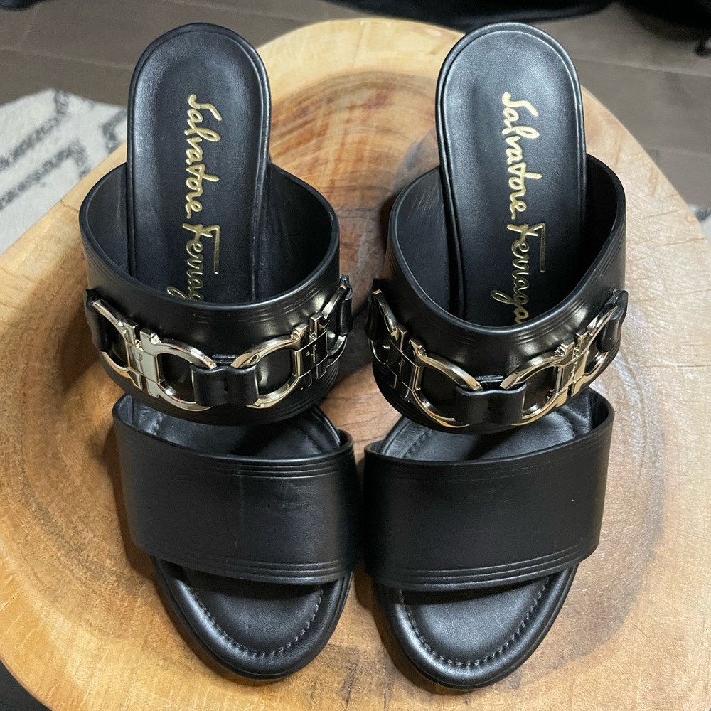 Salvatore Ferragamo Horsebit-detail open toe sandals
